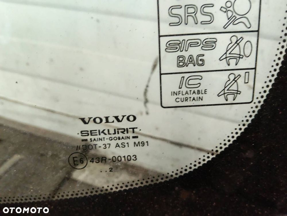 SZYBA CZOŁOWA PRZEDNIA VOLVO S40 I - 2