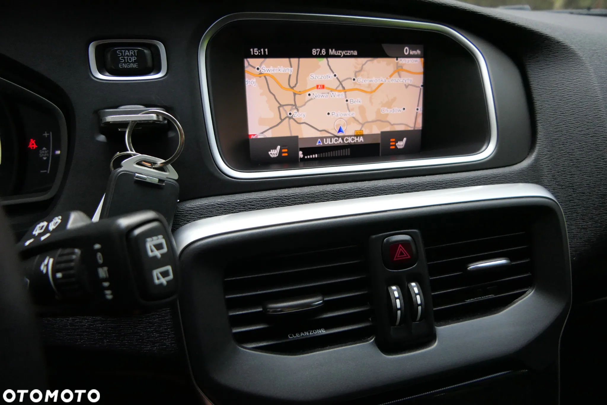 Volvo V40 T3 Drive-E Momentum - 24