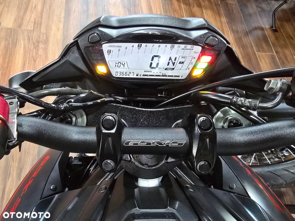 Suzuki GSX - 5
