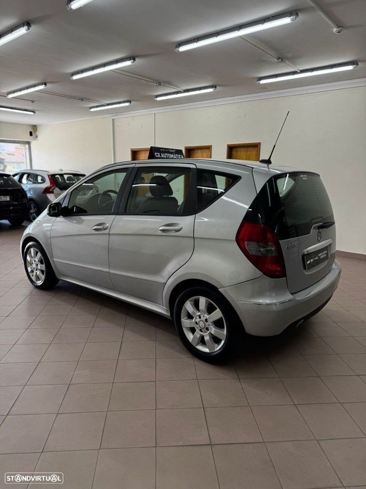 Mercedes-Benz A 200 Elegance Automatic - 8