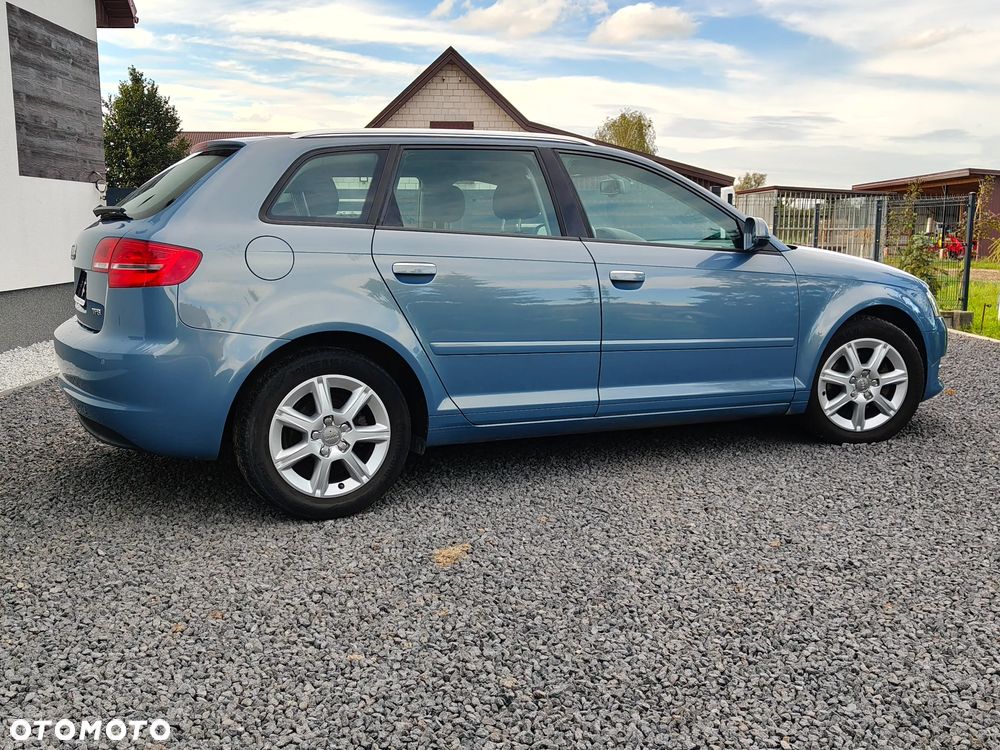 Audi A3 Sportback 1.4 TFSI Ambiente - 32