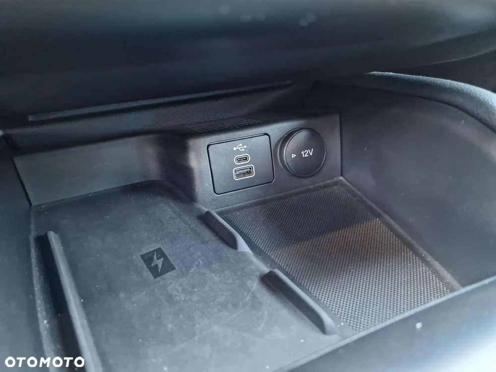 Ford Focus 1.0 EcoBoost Hybrid ST-LINE X - 33