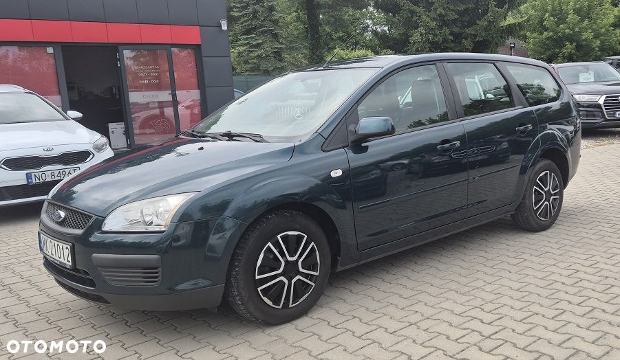 Ford Focus 1.6 Trend + - 1