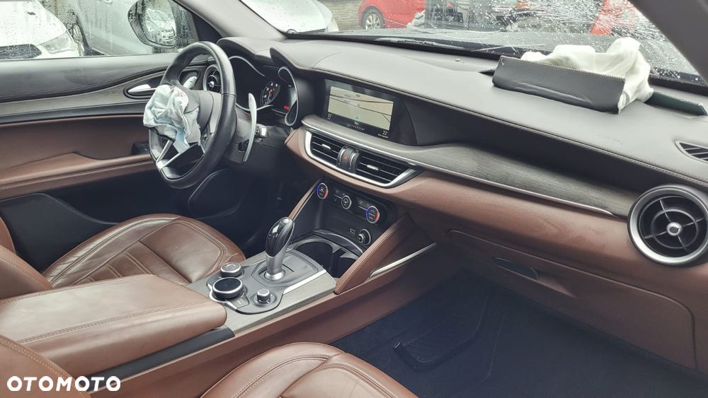 Alfa Romeo Stelvio 2.0 Turbo 16V AT8-Q4 Executive - 13