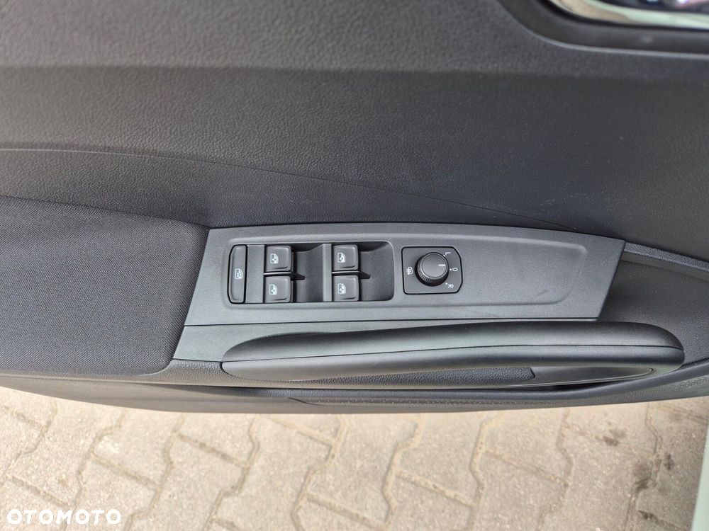 Skoda Fabia 1.0 TSI Drive DSG - 14