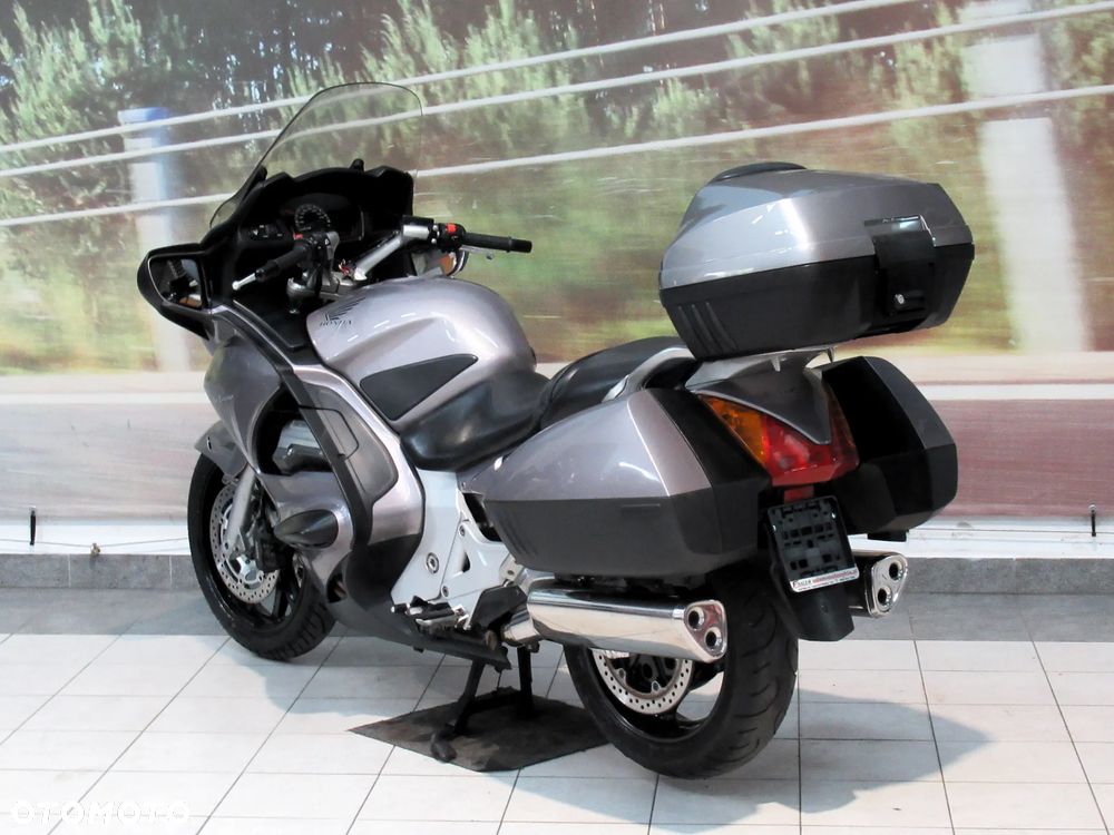 Honda ST - 6