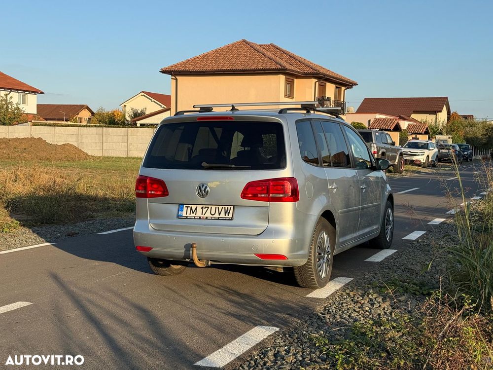 Volkswagen Touran - 10