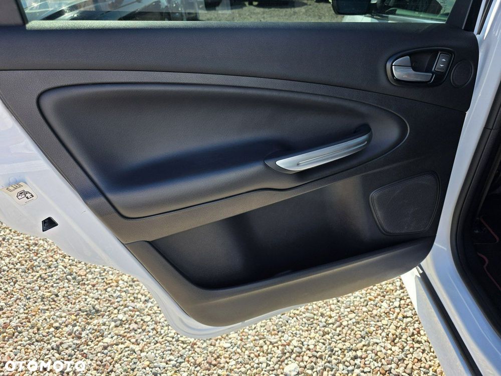 Ford S-Max 2.0 TDCi DPF Titanium X - 13
