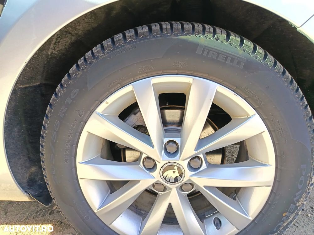 Skoda Octavia Combi 2.0 TDI (Green tec) DSG Style - 13