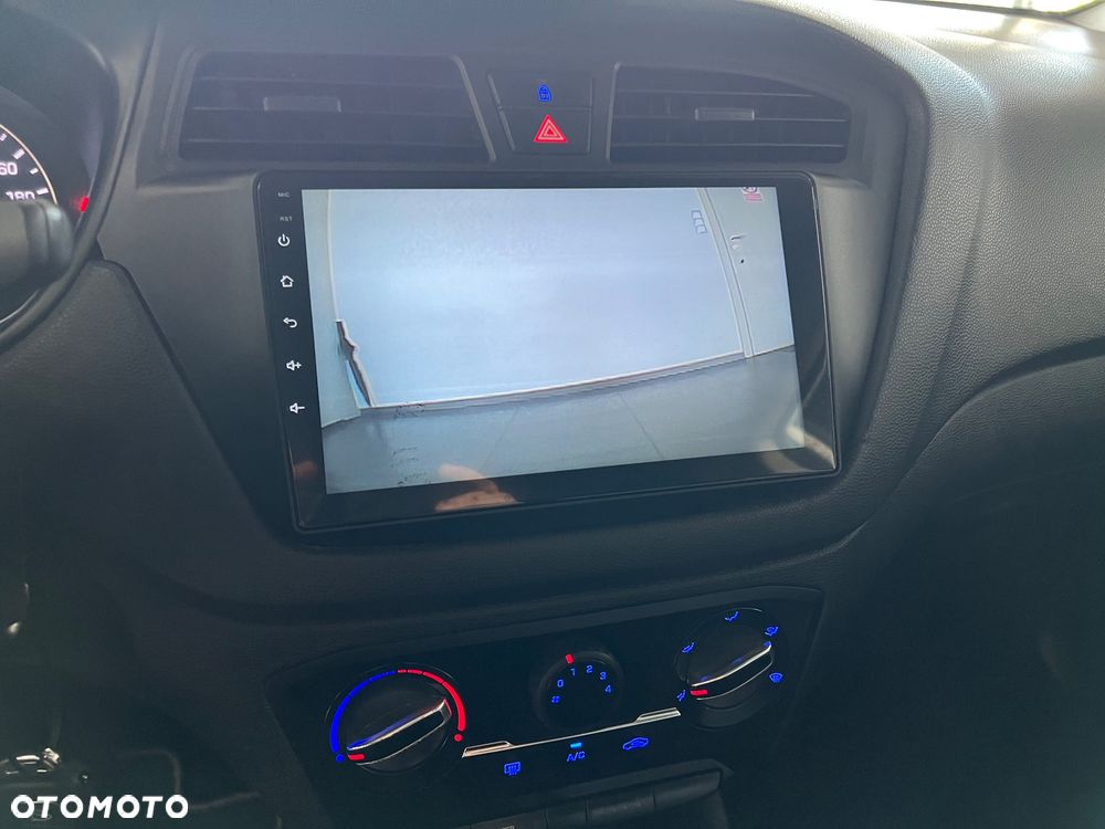 Hyundai i20 - 13