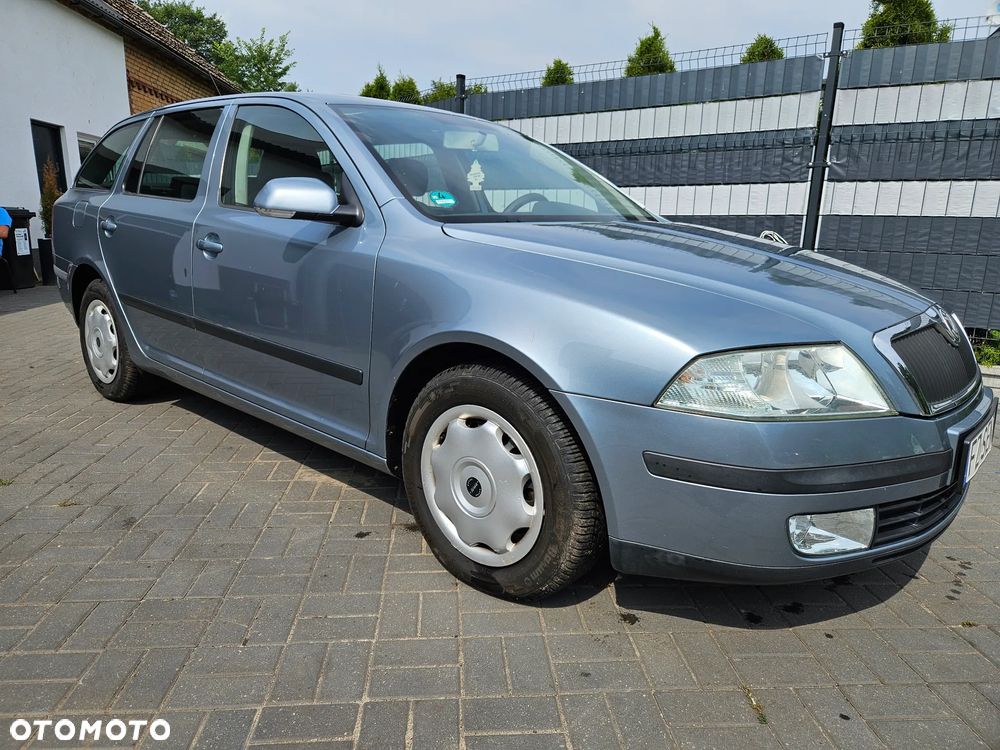Skoda Octavia Combi 1.6 FSI Ambiente - 3