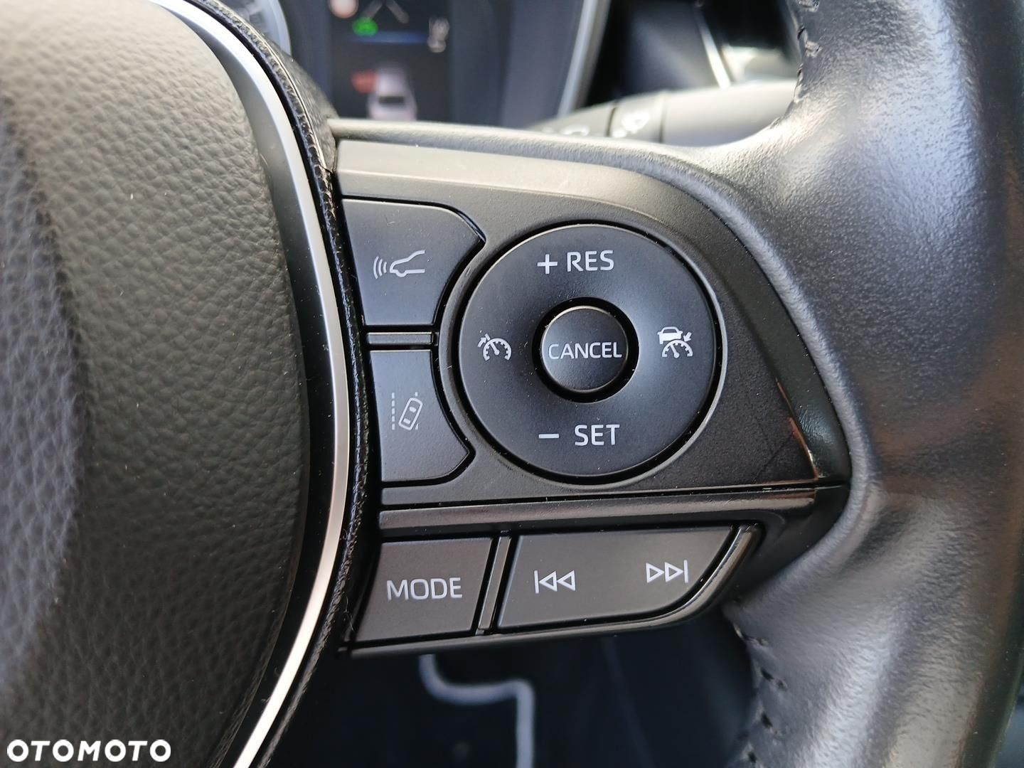 Toyota Corolla 1.8 Hybrid Comfort - 24