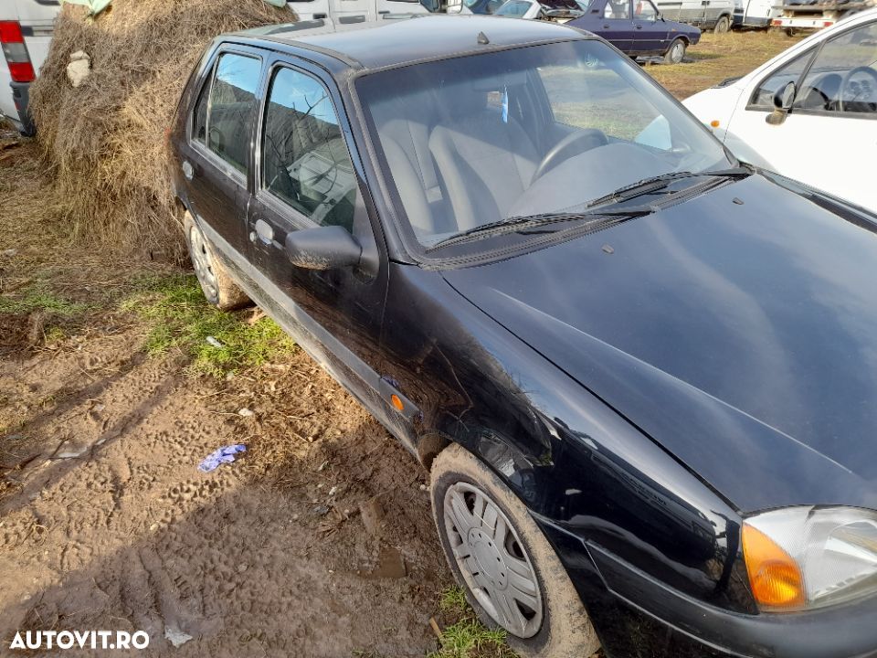 Dezmembrez Ford Fiesta - 2