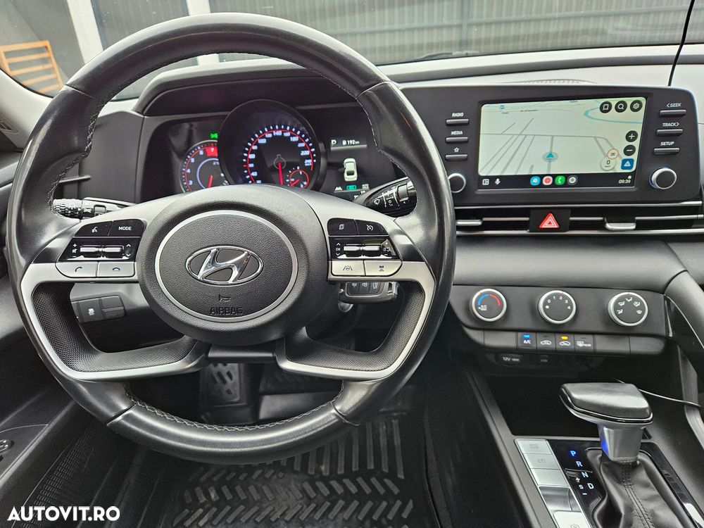 Hyundai Elantra 1.6 l 123 CP CVT Comfort - 12