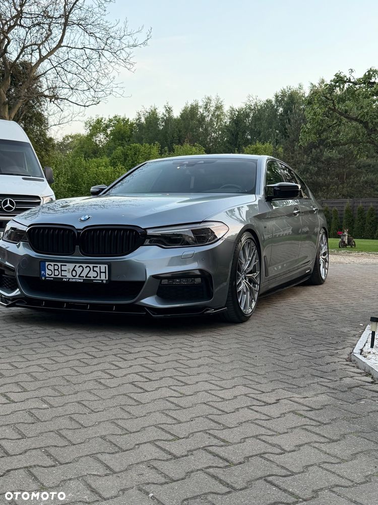 BMW Seria 5 520d M Sport - 8