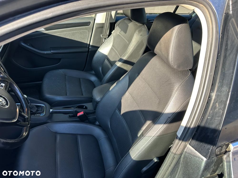 Volkswagen Jetta - 5