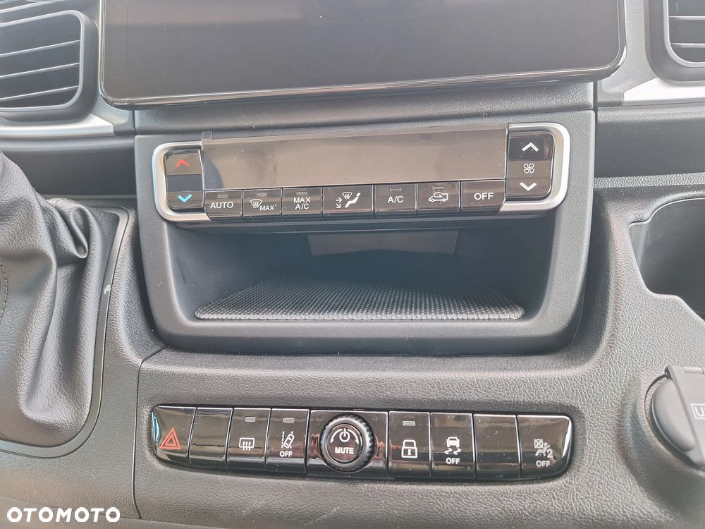 Peugeot Boxer Furgon L4H3 3.5T Heavy Diesel 2.2 180 KM Automat - 15