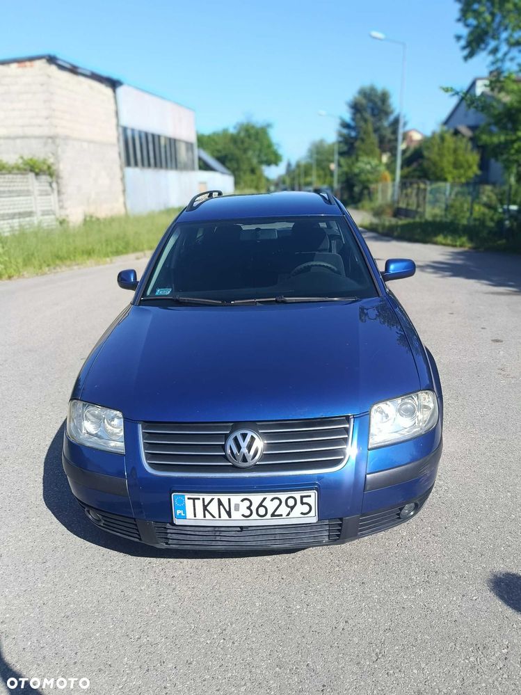 Volkswagen Passat - 1