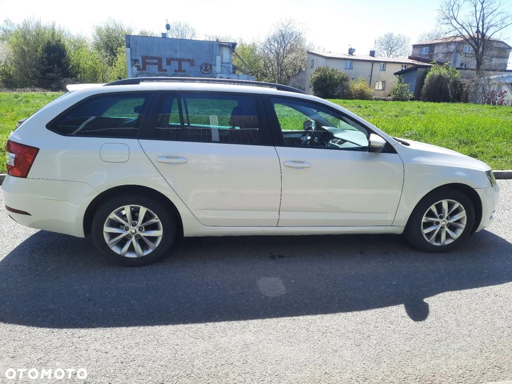 Skoda Octavia 1.6 TDI DSG Ambition - 7