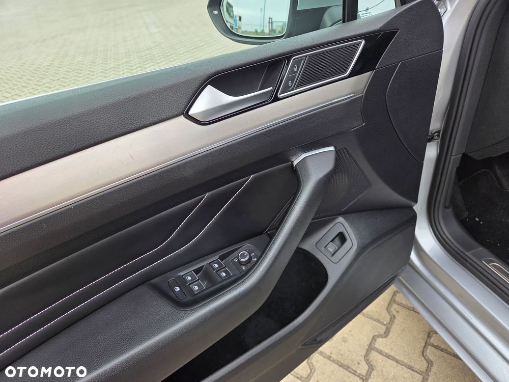 Volkswagen Passat 2.0 TDI 4Mot Elegance DSG - 5