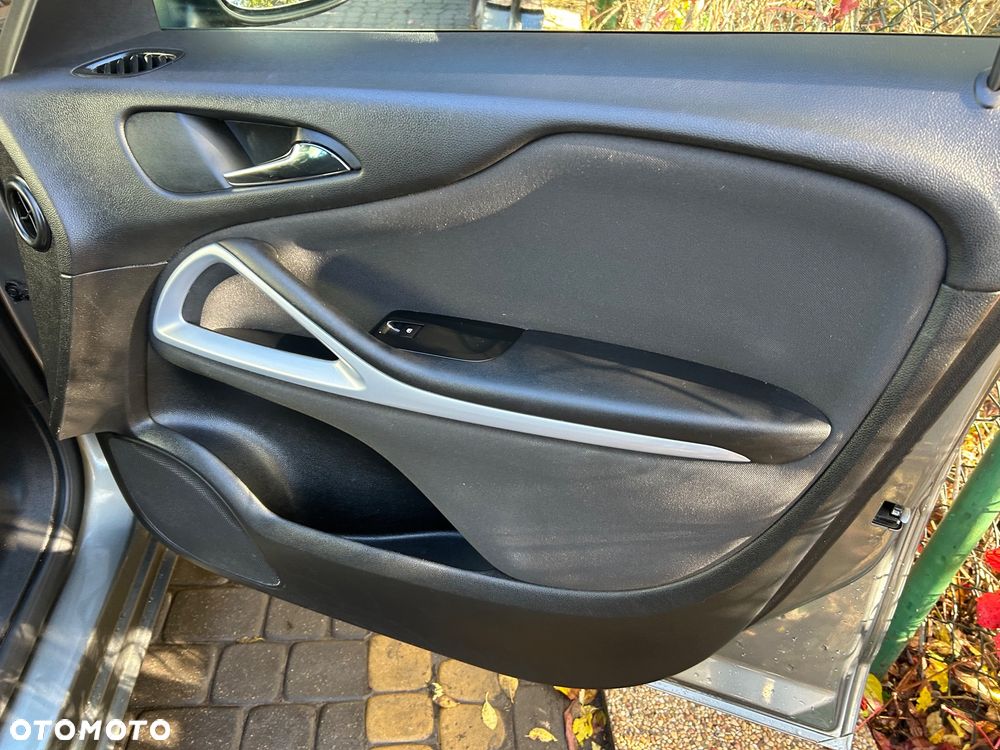 Opel Zafira 1.4 Turbo Active - 26