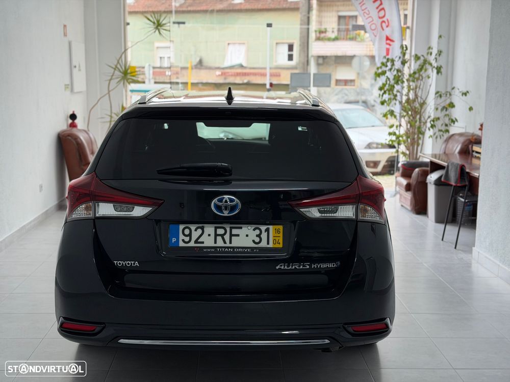 Toyota Auris Touring Sports 1.8 HSD Comfort+P.Sport - 6