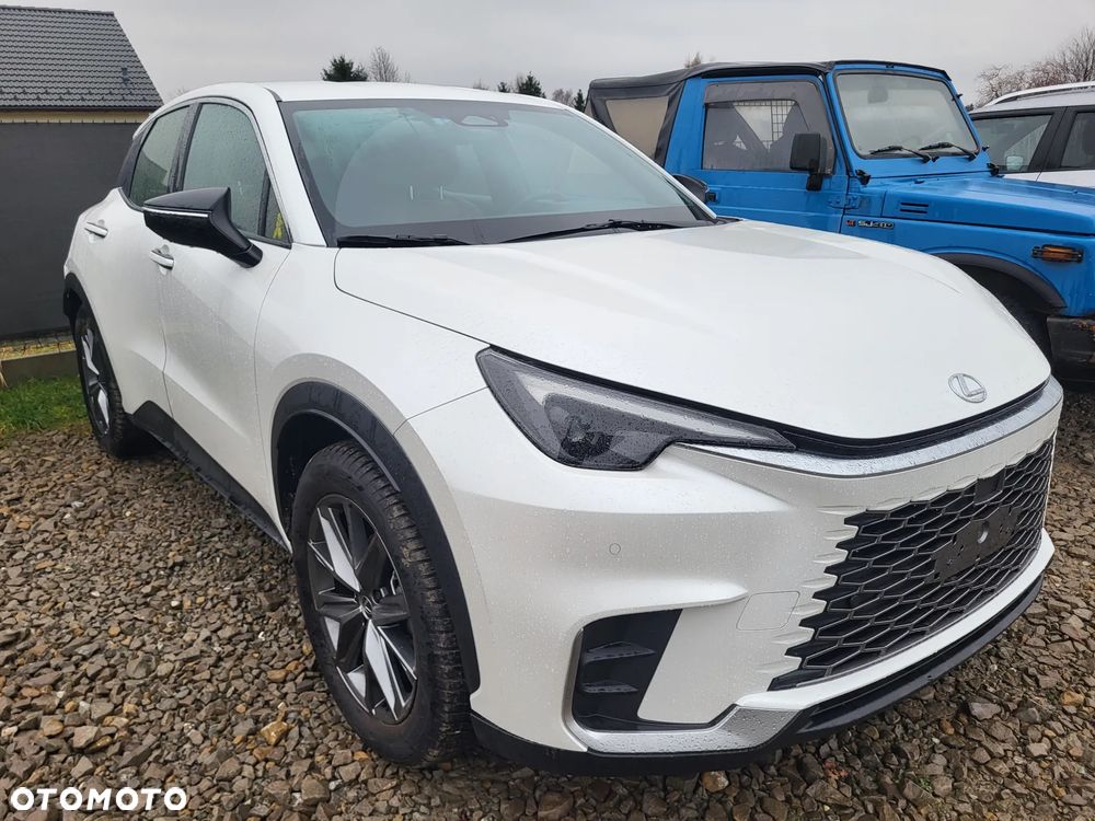 Lexus LBX AWD E-Four Relax - 12