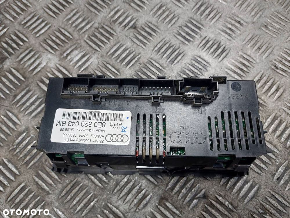 PANEL NAWIEWU AUDI A4 B7 8E0820043BM - 3