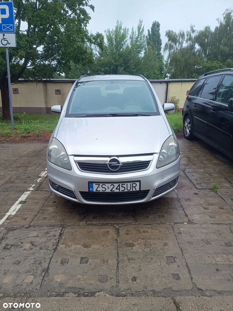 Opel Zafira - 1