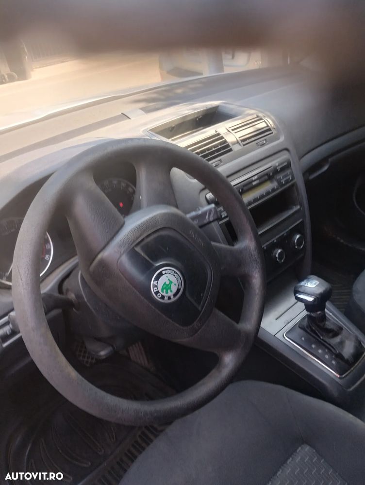 Skoda Octavia 1.6 TDI Classic DSG - 5