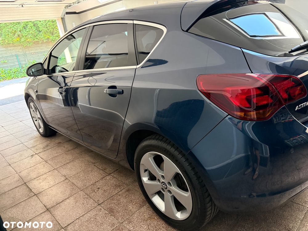 Opel Astra 1.6 Enjoy - 12