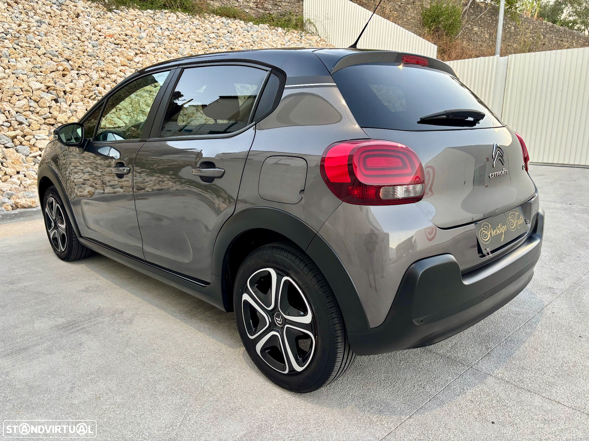 Citroën C3 1.2 PureTech Shine - 22