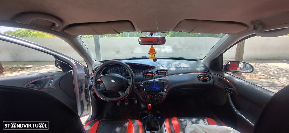 Ford Focus 1.6 Ambiente - 4