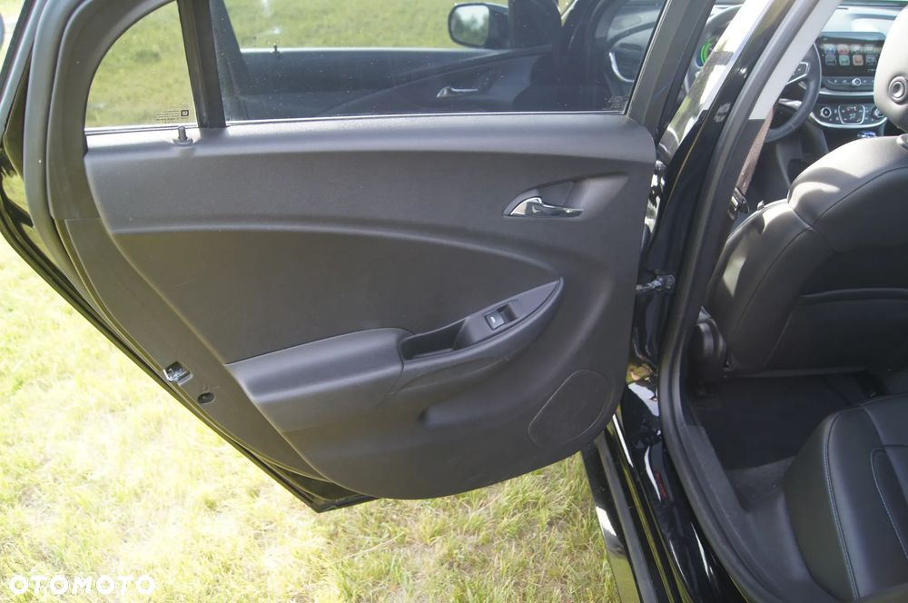 Chevrolet Volt - 12