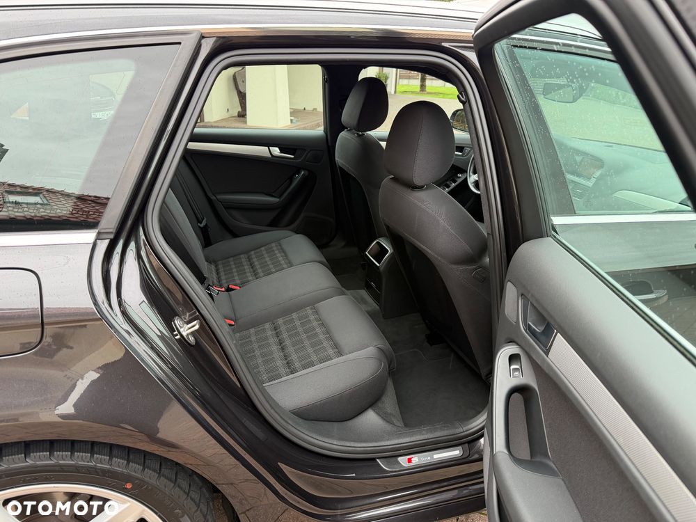 Audi A4 Avant 2.0 TDI DPF multitronic S line Sportpaket - 16