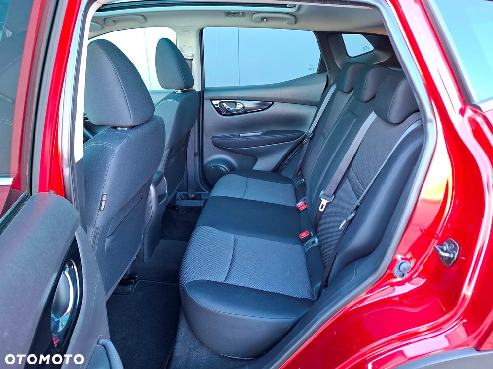 Nissan Qashqai 1.6 DIG-T N-Connecta - 25