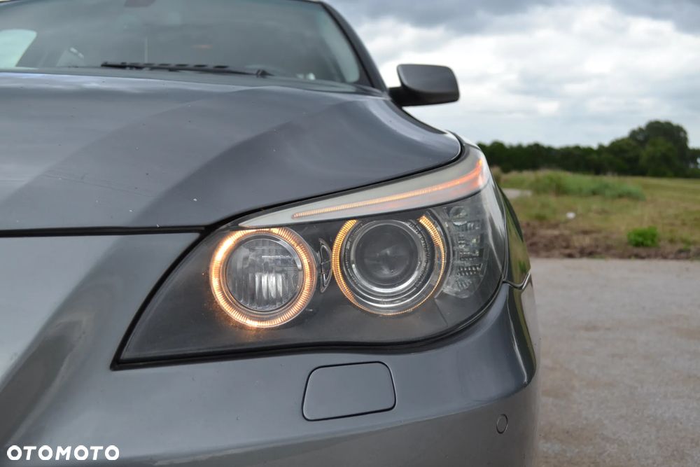 BMW Seria 5 530i xDrive - 10