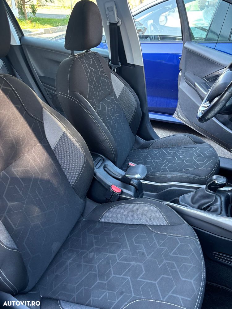 Peugeot 2008 - 9