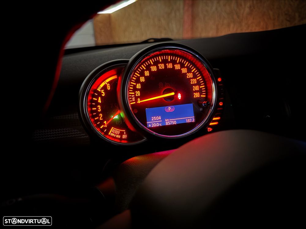 MINI 3 Portas Cooper D Aut. - 29