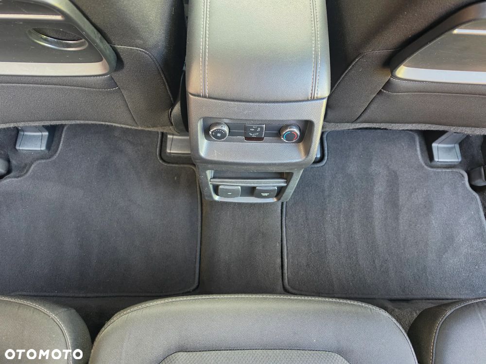 Ford Galaxy 2.0 TDCi Titanium - 26