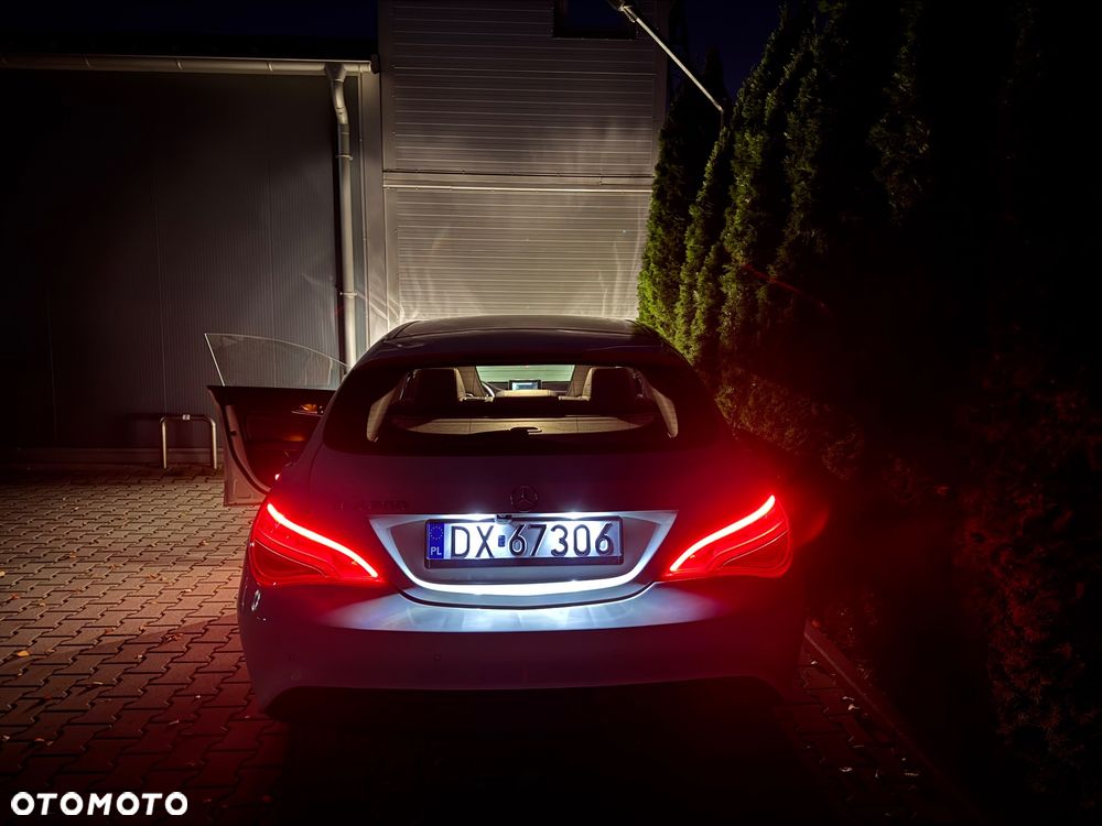 Mercedes-Benz CLA Shooting Brake 200 AMG Line - 39