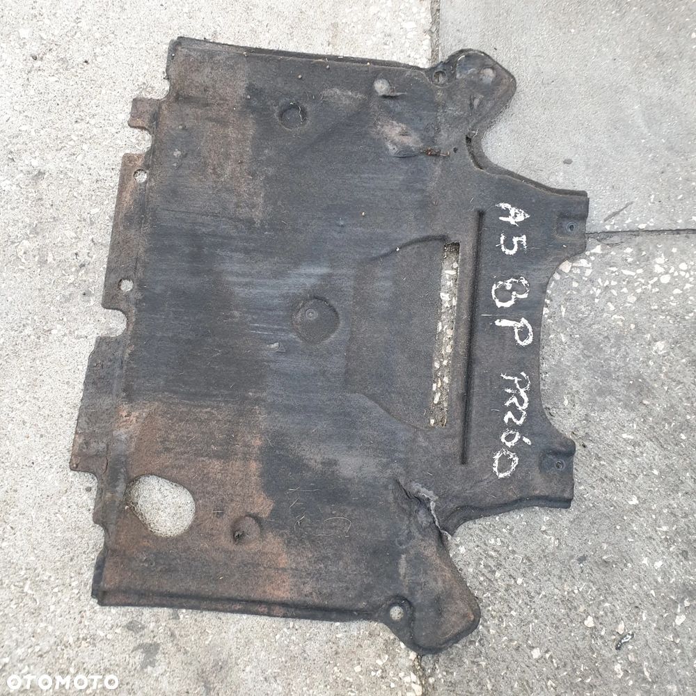 AUDI A5 I 8T PLYTA OSLONA PRZOD - 1