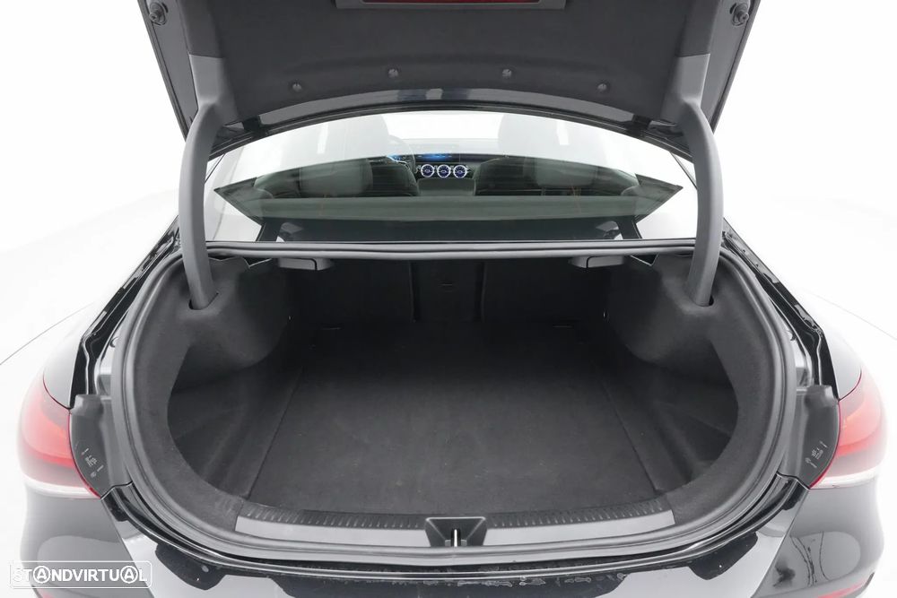 Mercedes-Benz A 180 Limousine d AMG Line Aut. - 34