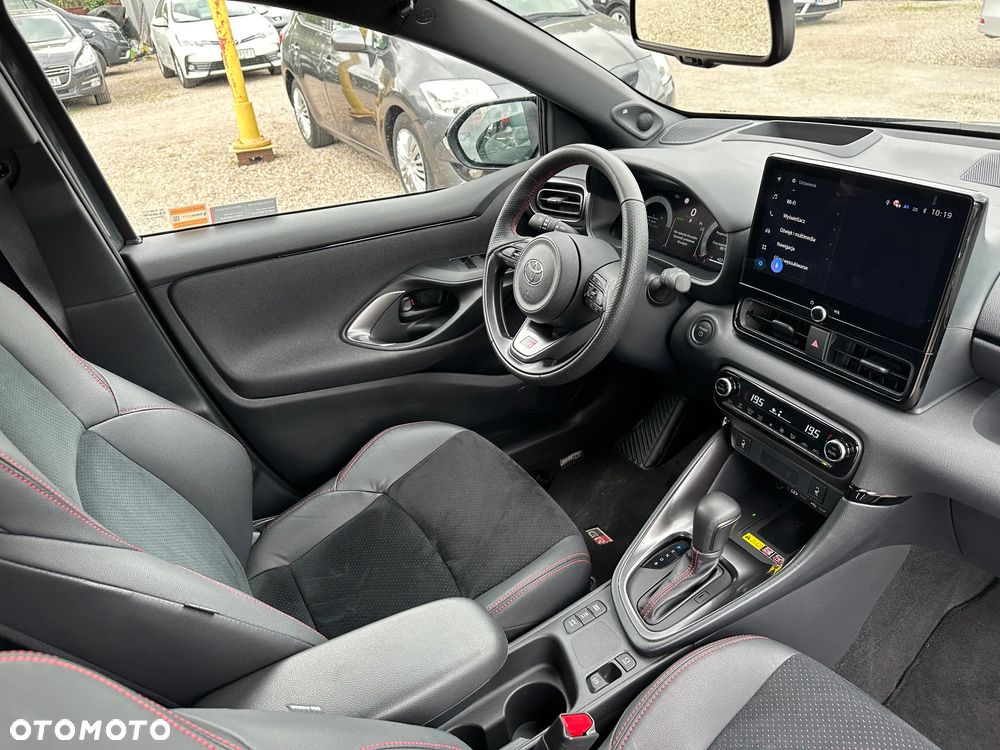 Toyota Yaris Hybrid 1.5 GR Sport - 17