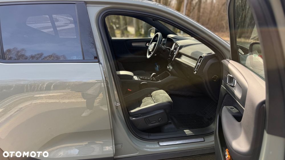 Volvo XC 40 B3 Plus Dark - 14