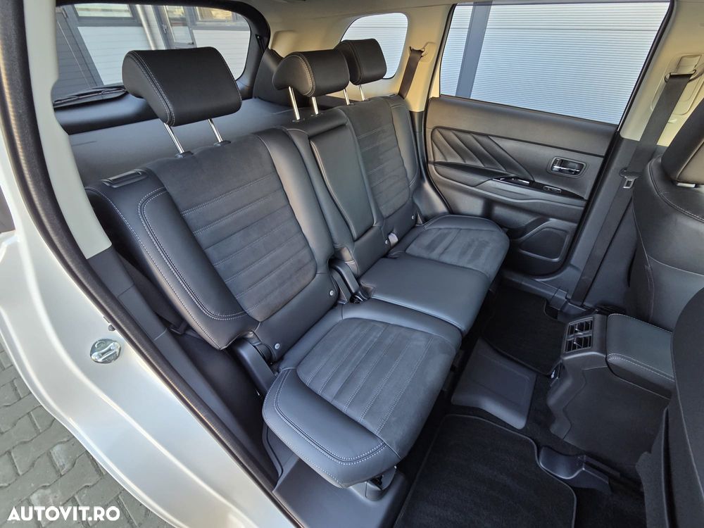 Mitsubishi Outlander - 18