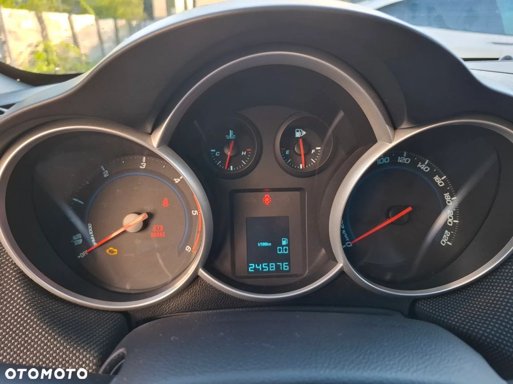 Chevrolet Cruze - 28
