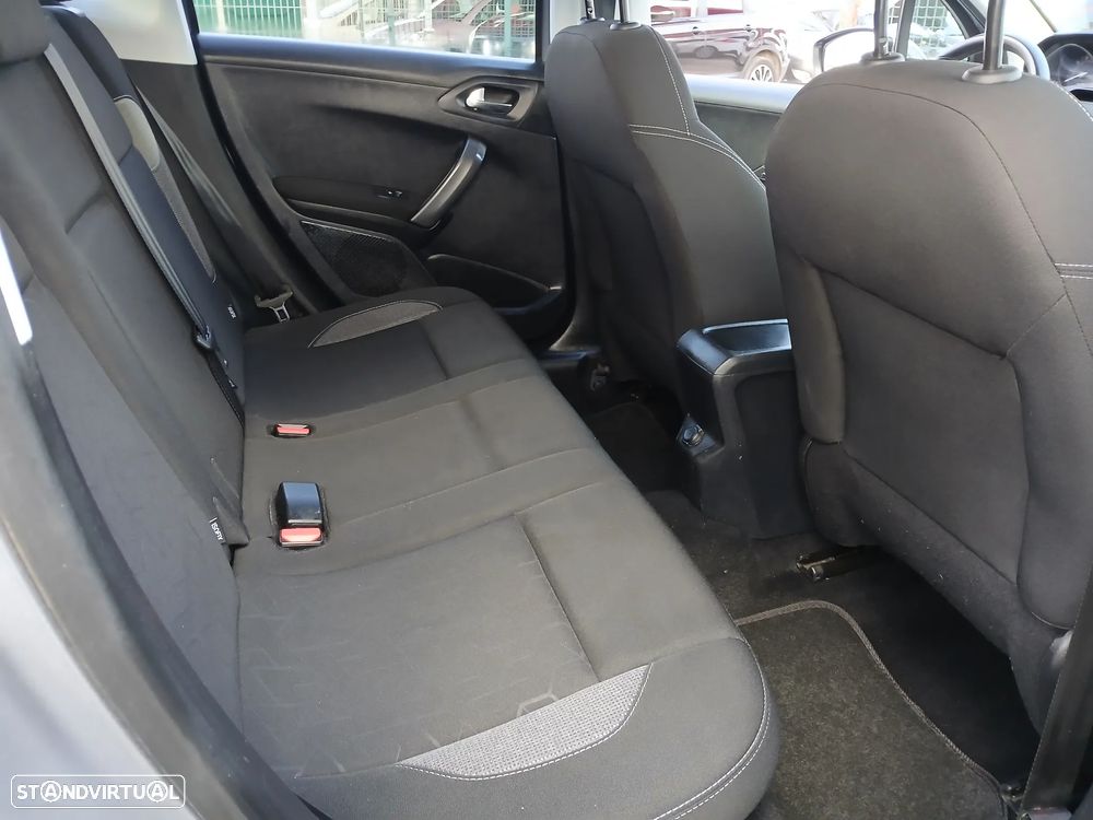 Peugeot 2008 1.2 PureTech Style - 20