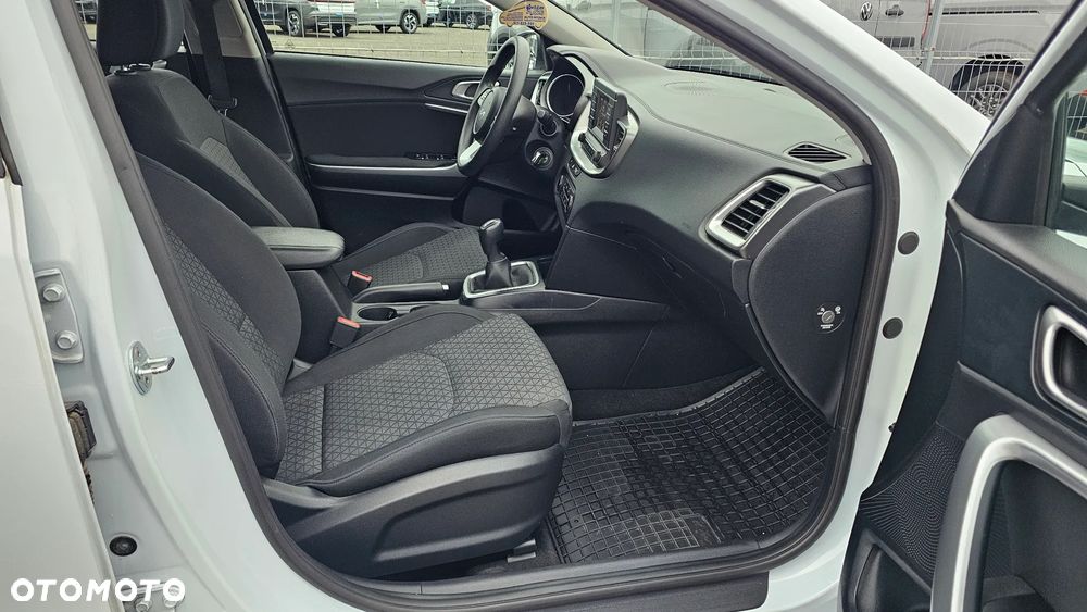 Kia Ceed 1.5 T-GDI S - 12