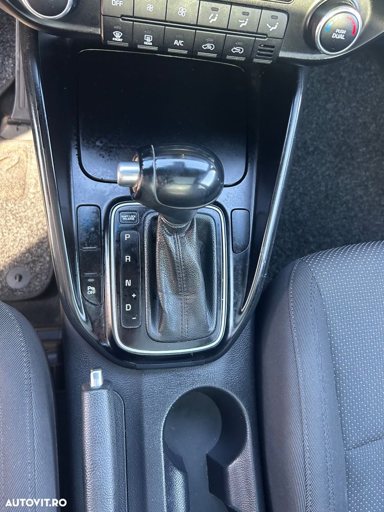 KIA Carens 2014 — imagine 8